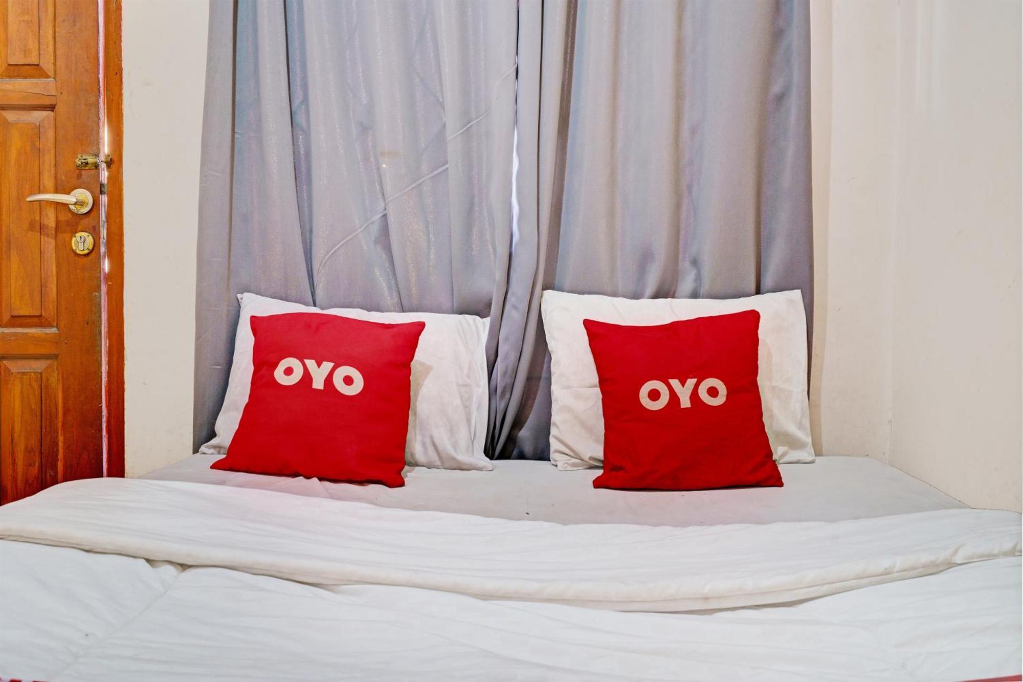 Oyo 93224 Fj Hotel Sayang