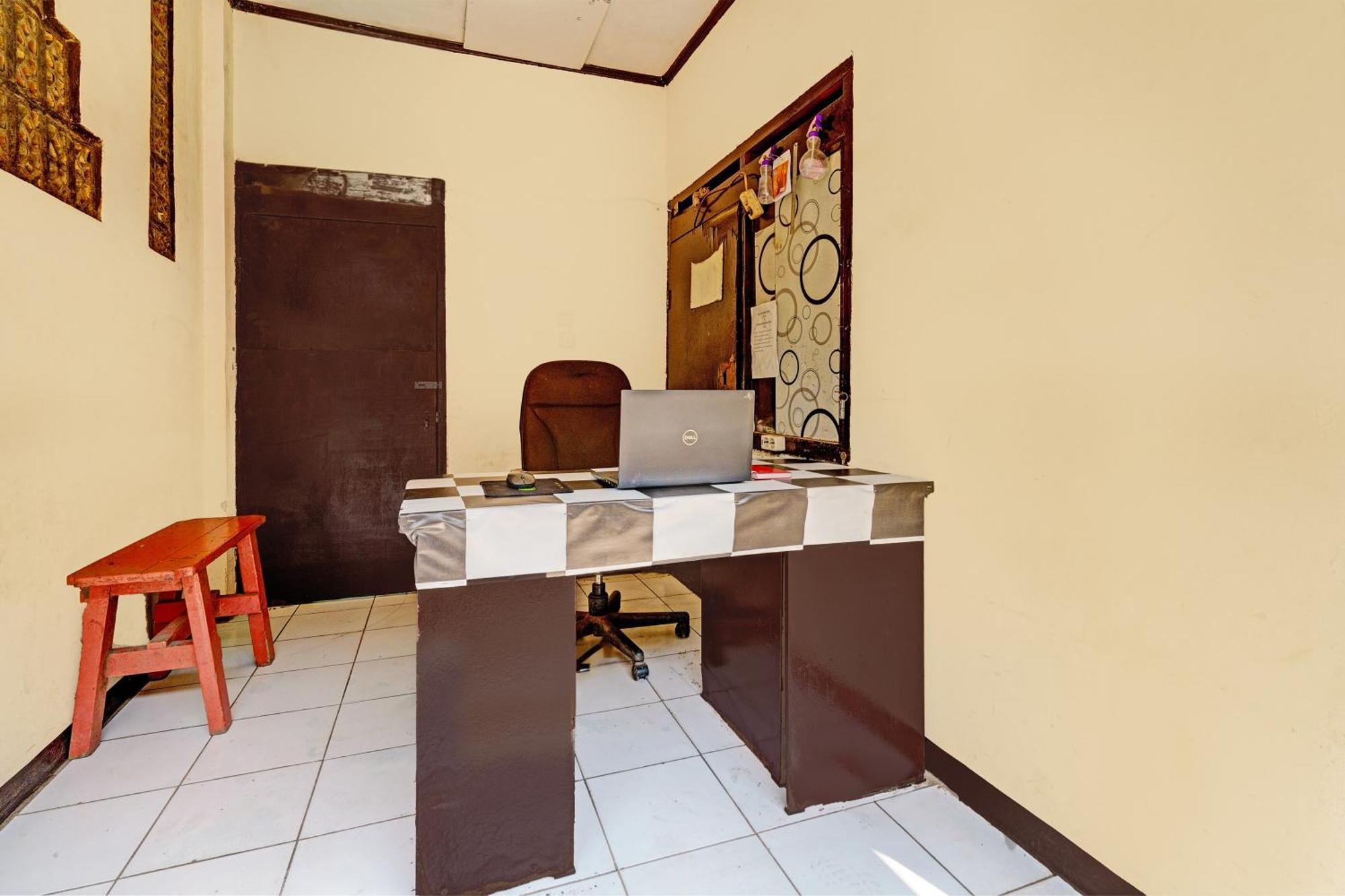 Oyo 93224 Fj Hotel