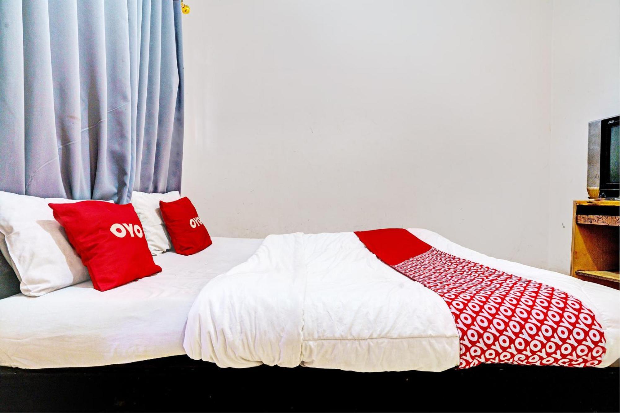 Hotel Oyo 93224 Fj