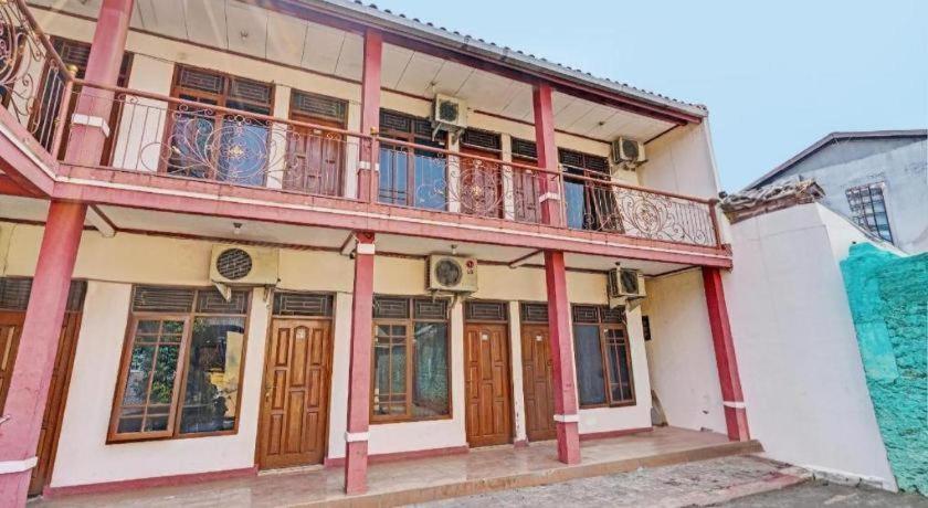 Hotel Oyo 93224 Fj